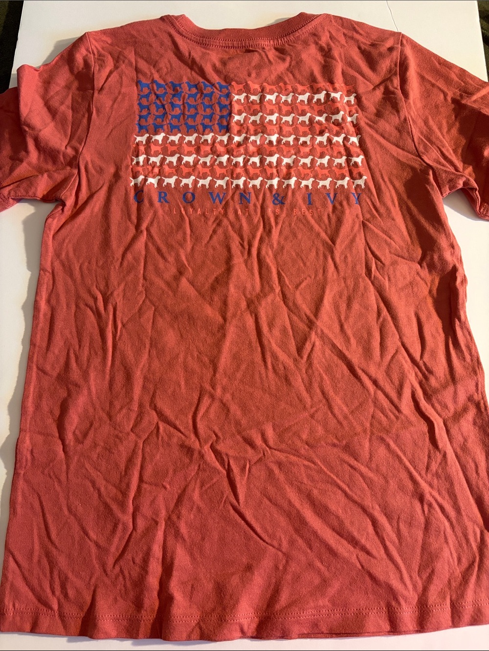 crown & ivy Coral Tee with Blue and White Dog Flag Graphic - Picture 2 of 3